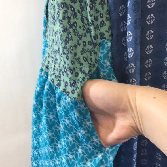 Logo Lori Goldstein Blue Floral Patchwork Grechen Tunic Shirt Womens XS Blouse - Picture 5 of 12